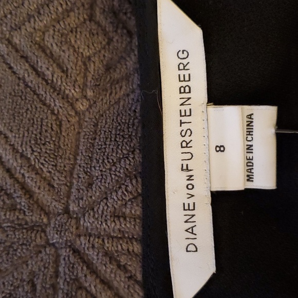 Diane Von Furstenberg | Black V-Neck Sheath Dress Sz 8 - Picture 8 of 11